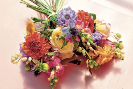 bouquet-fleurs-desiree-livre-les-confettis