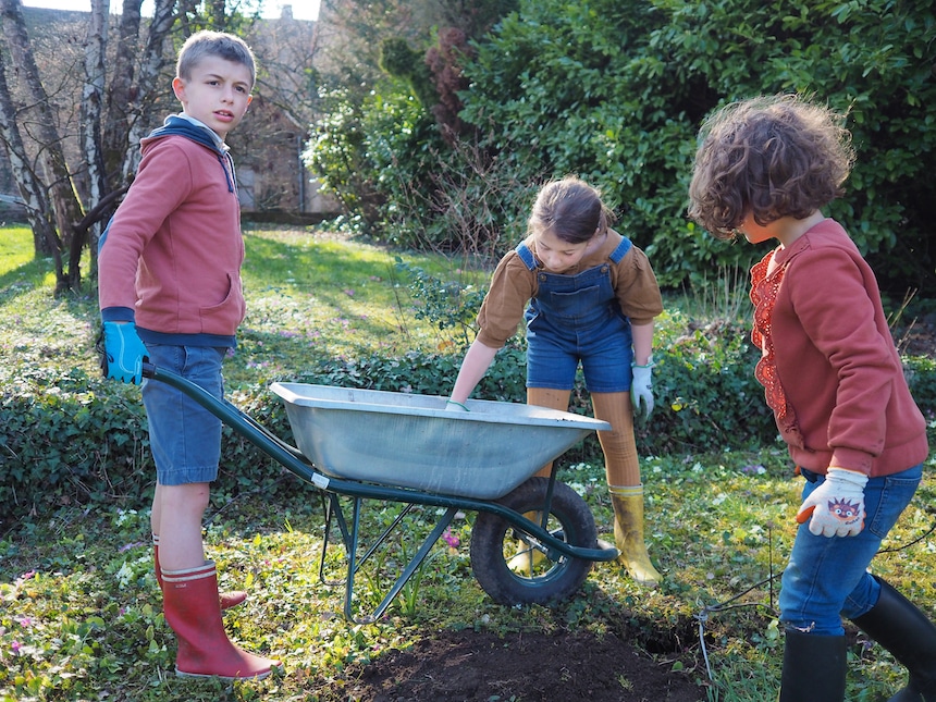 enfants-ecoresponsabilite-les-confettis-famille-zero-dechet-julie-niel-villemin