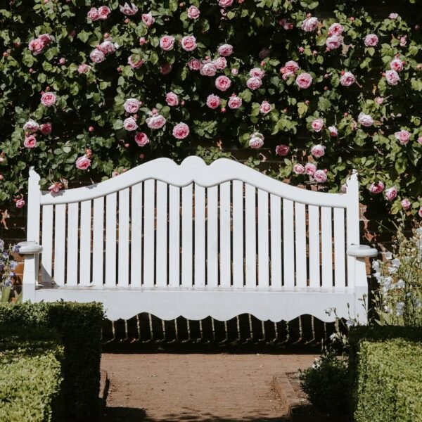 poser-banc-jardin-les-confettis-jardin-deco-printemps