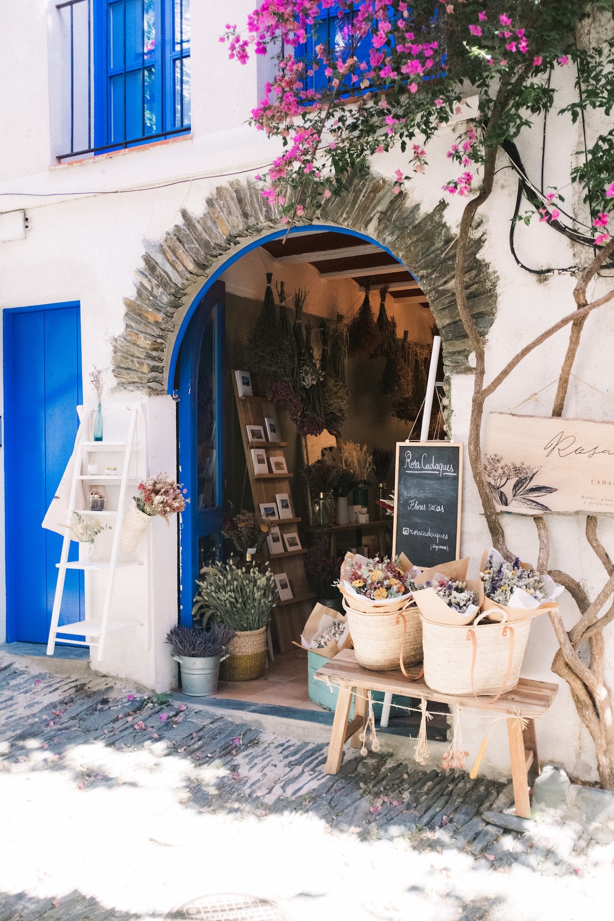 atelier-fleuriste-rosa-cadaques-les-confettis-magazine