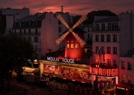 Façade Moulin Rouge - horizontale ©Philippe Wojazer - Moulin Rouge®