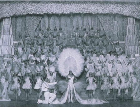 Mistinguett-revue ©Moulin Rouge