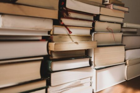 freestocks-unsplash-les-confettis-livres