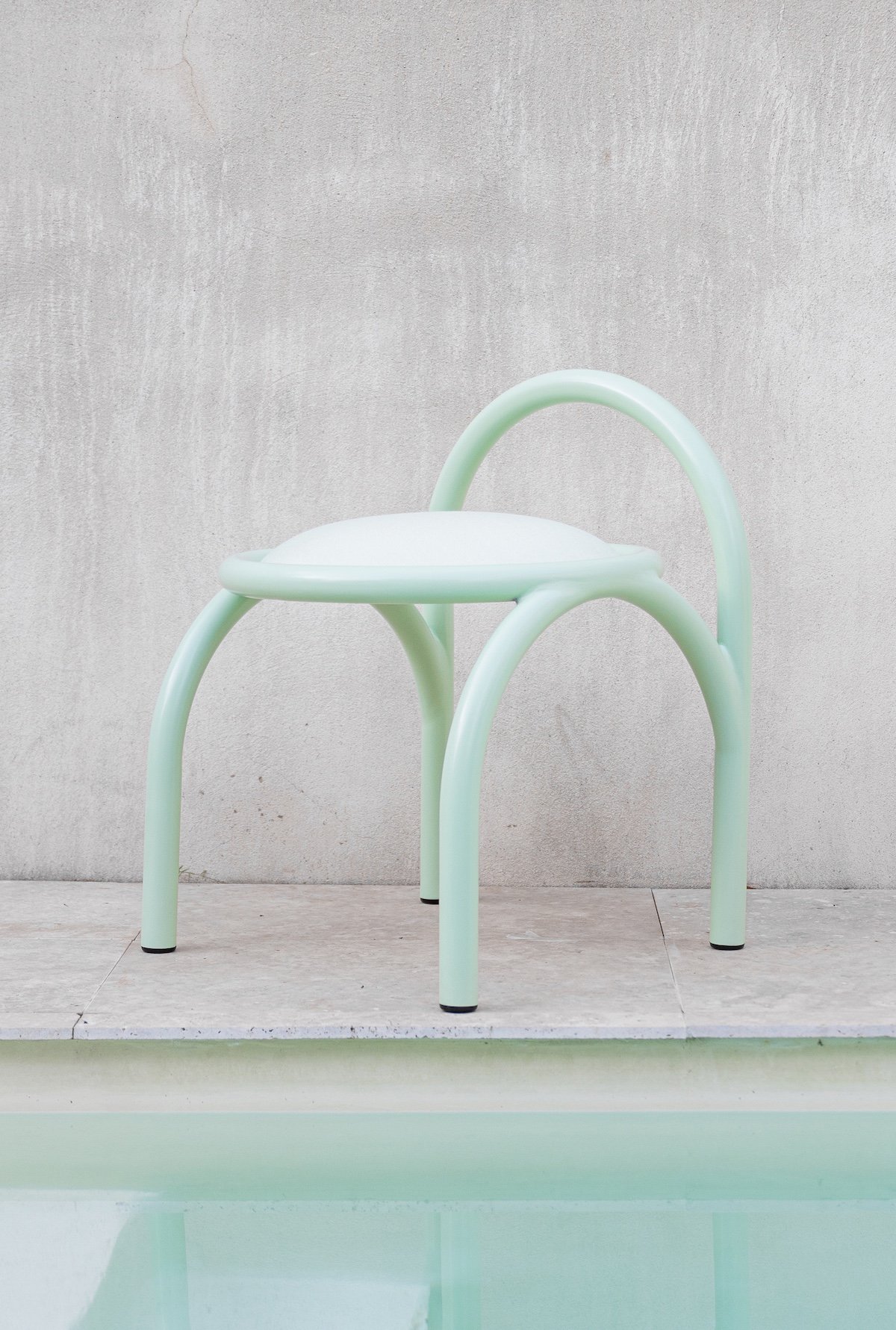 chaise-tubes-©Alicia-Olivier-Olive-design-les-confettis