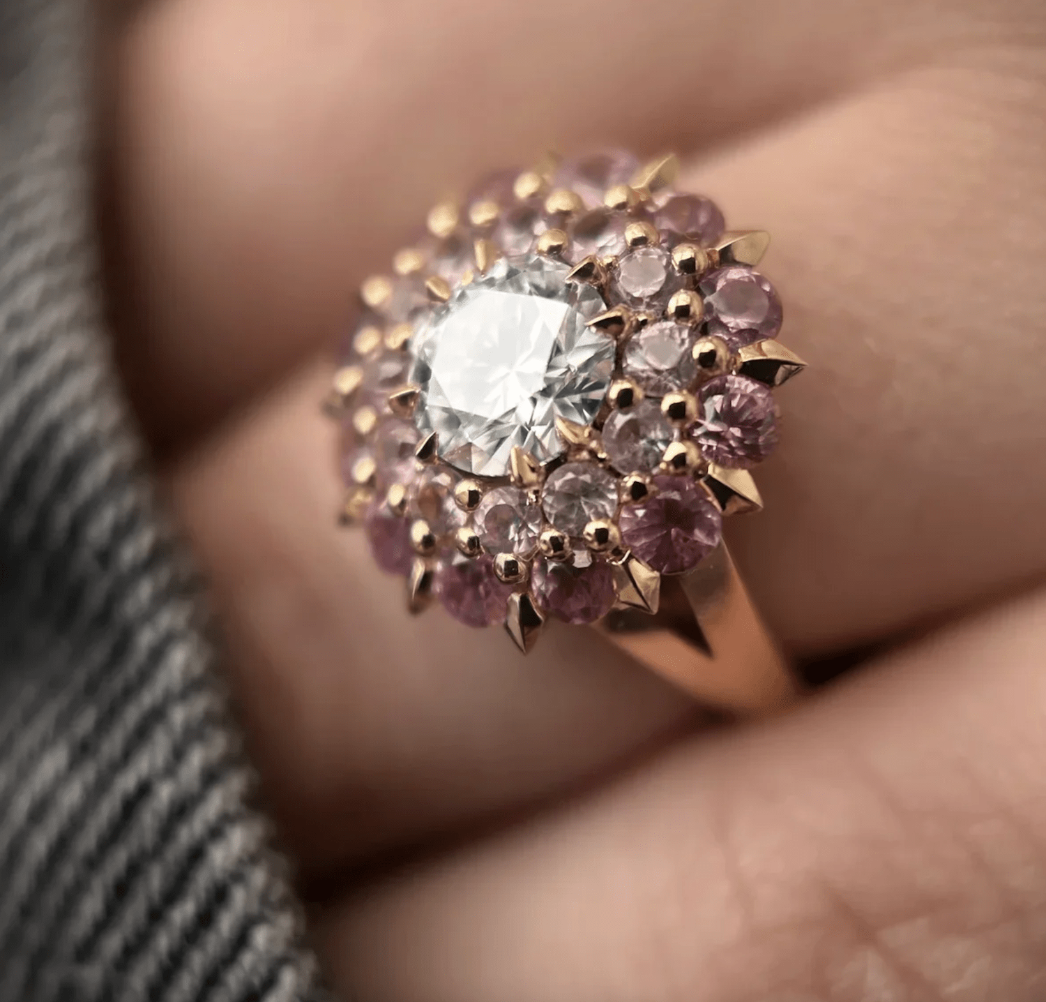 Créer sa bague de fiançailles sur me à Paris : l'approche de l'Atelier ÈME