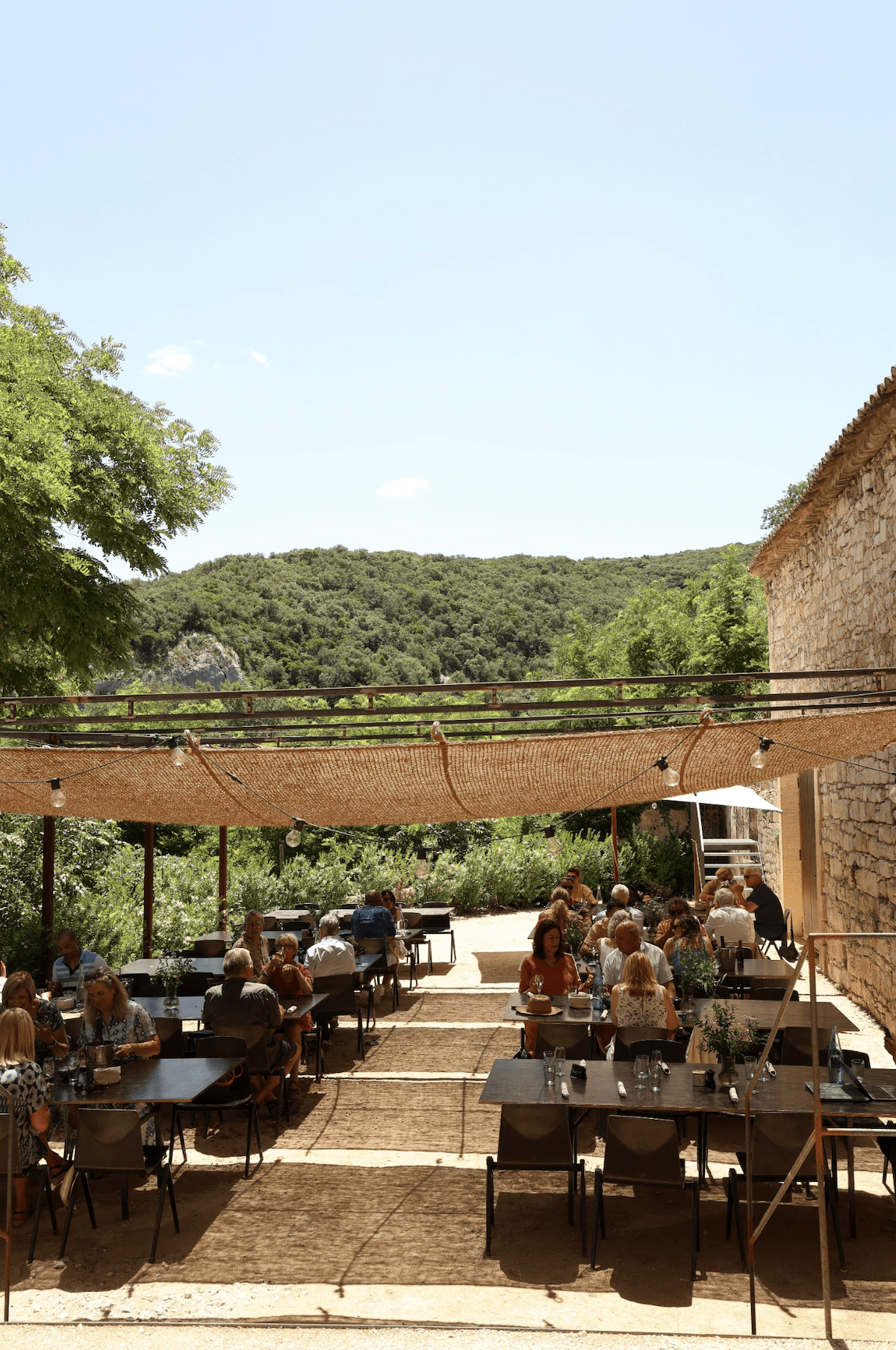 prieure-saint-nicolas-maison-hotes-restaurant-provence-credit-photo-emilie-imbrecht